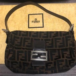 Vintage Iconic Fendi Baguette tobacco brown